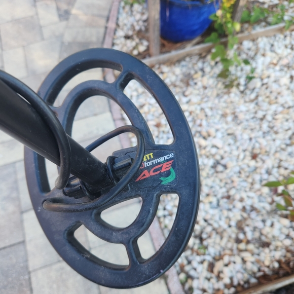 Garrett Ace 250 Metal Detector - Picture 5 of 5